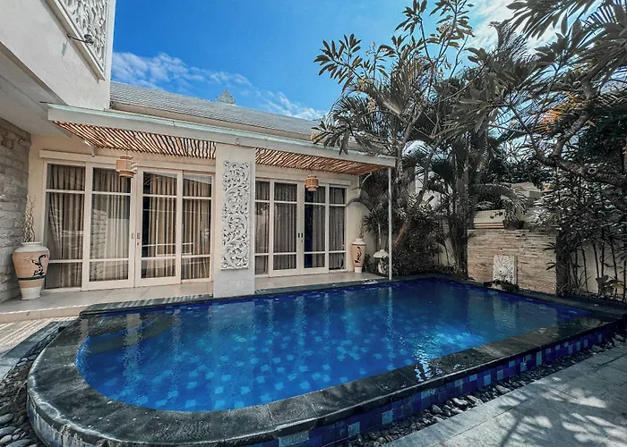 Awila Kuta, 3-bedroom Private Pool Near Kuta